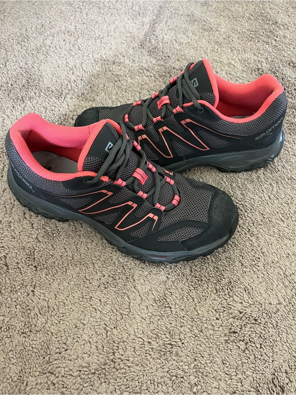 Salomon Women's 9.5 Hiking Shoes